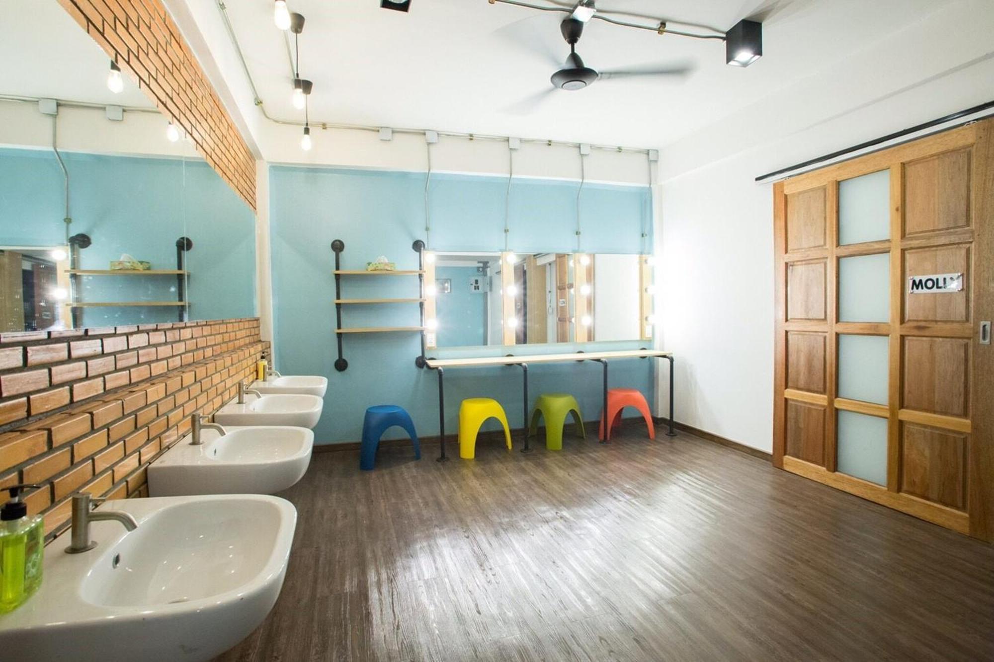 Vestique Hostel Чиангмай Экстерьер фото