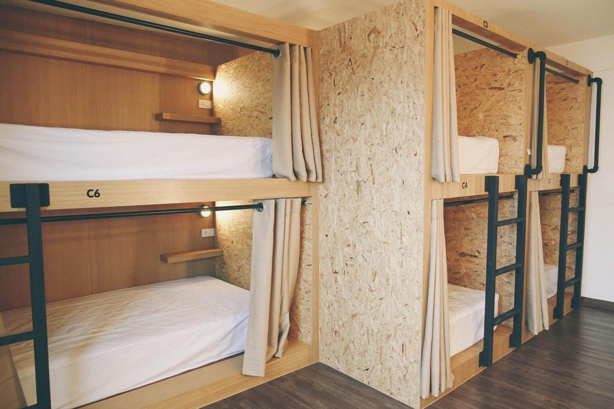 Vestique Hostel Чиангмай Экстерьер фото
