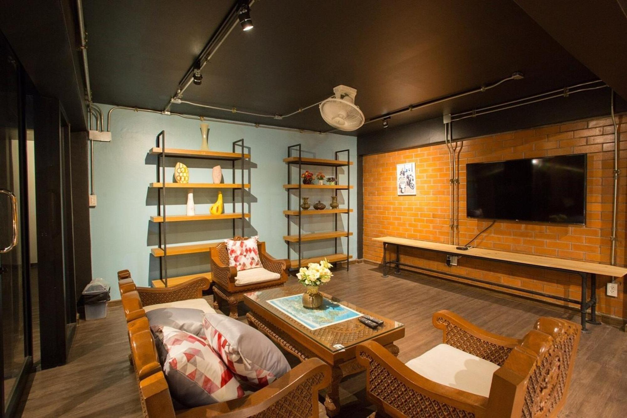 Vestique Hostel Чиангмай Экстерьер фото