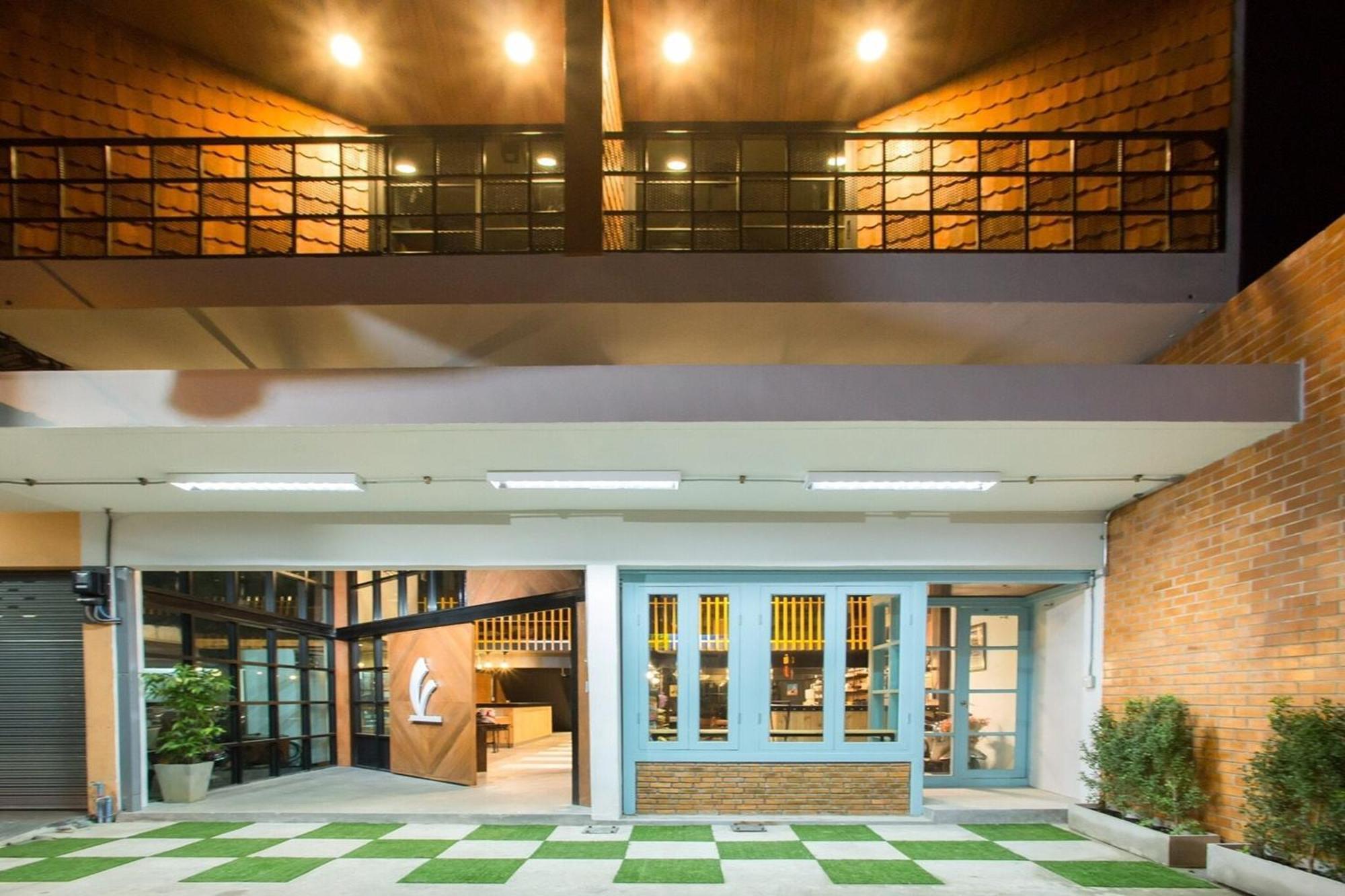 Vestique Hostel Чиангмай Экстерьер фото