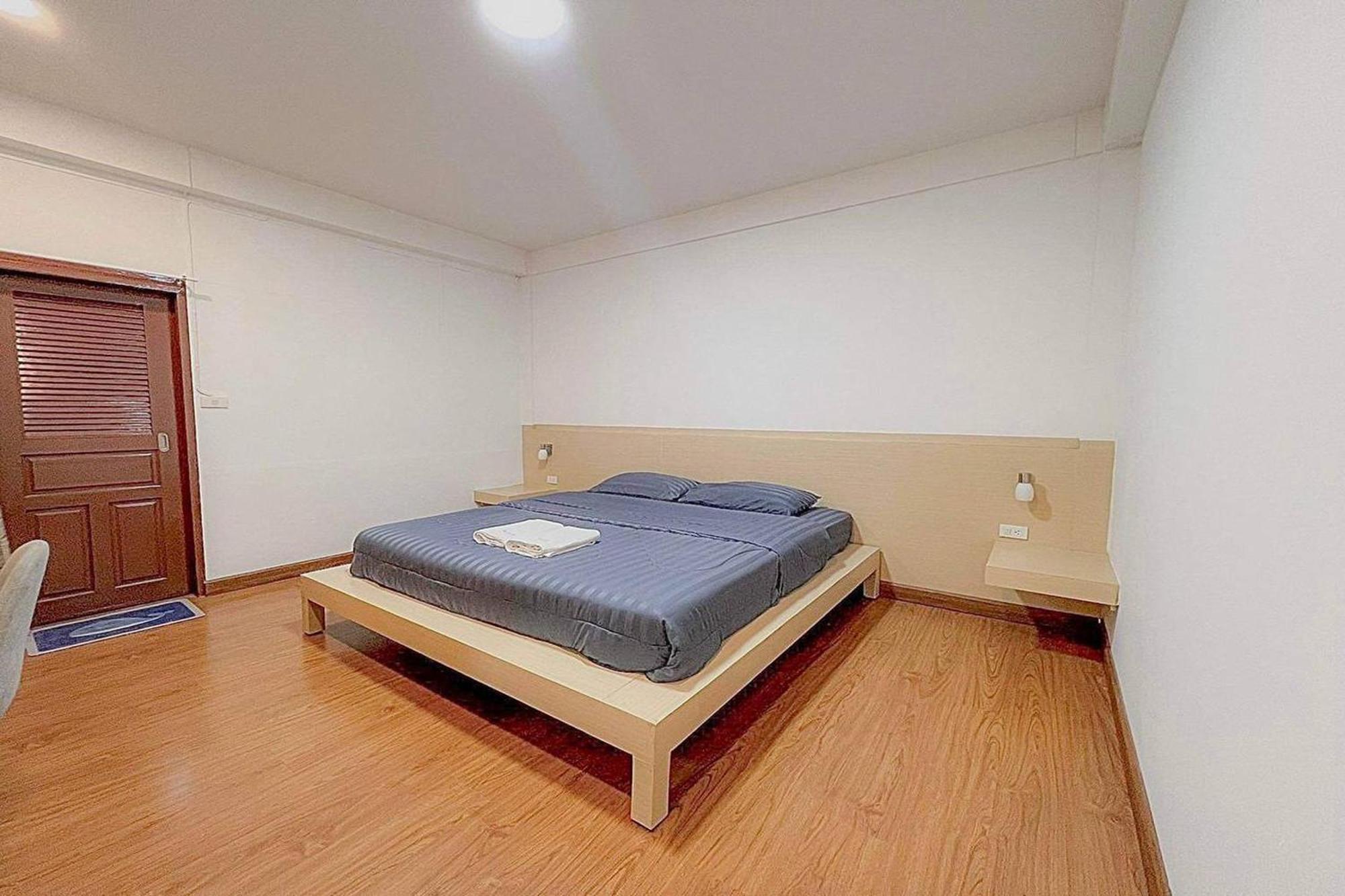 Vestique Hostel Чиангмай Экстерьер фото